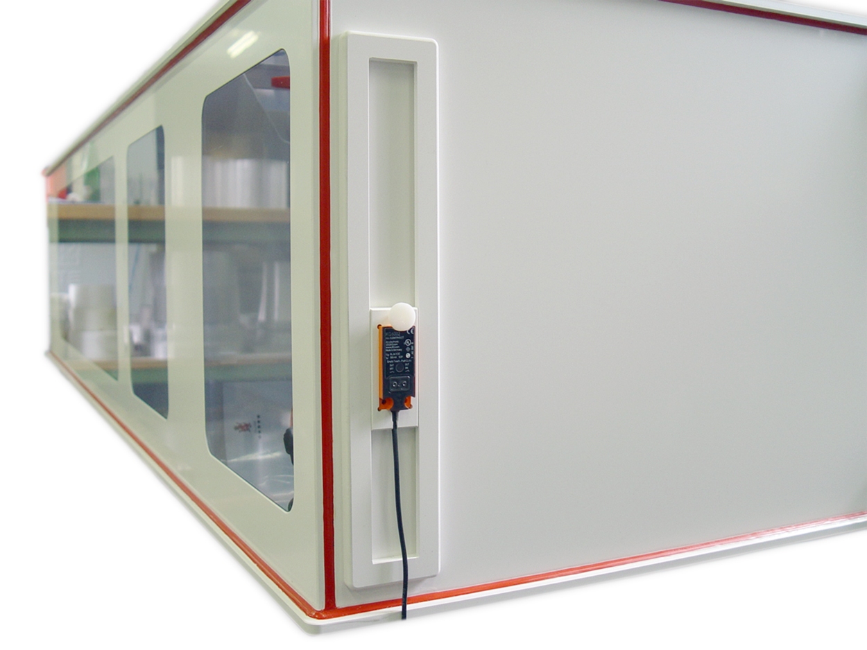 AutoSwitch ON/OFF mit berührungslosen Niveauschalter und schaltbarer Steckdoseneinheit